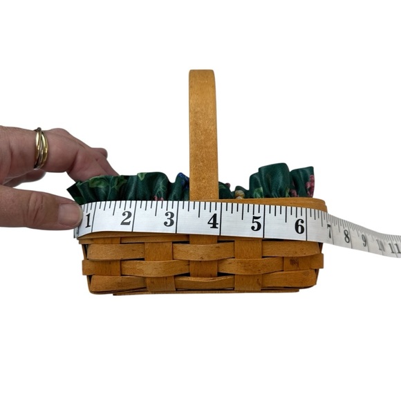 Longaberger Basket with Green Liner - Picture 6 of 10